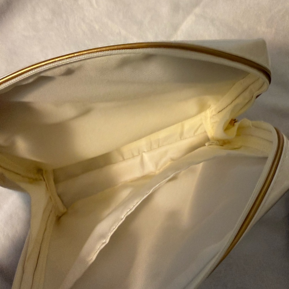 CHANEL Parfums Shimmering White Cosmetic Bag - Picture 6 of 6